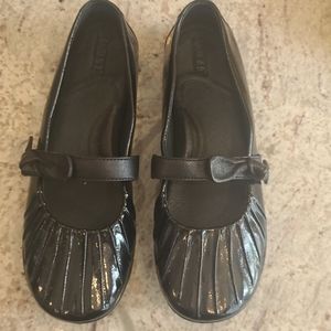 Born Vina leather flat with bow detail